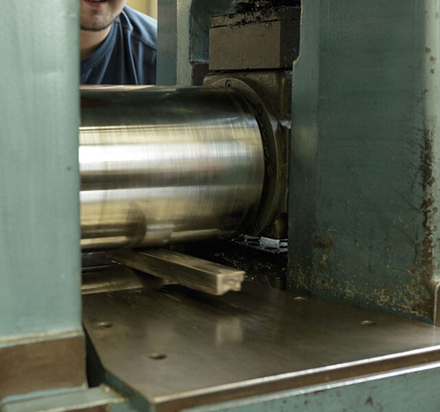 De la aleación a la pieza bruta del anillo